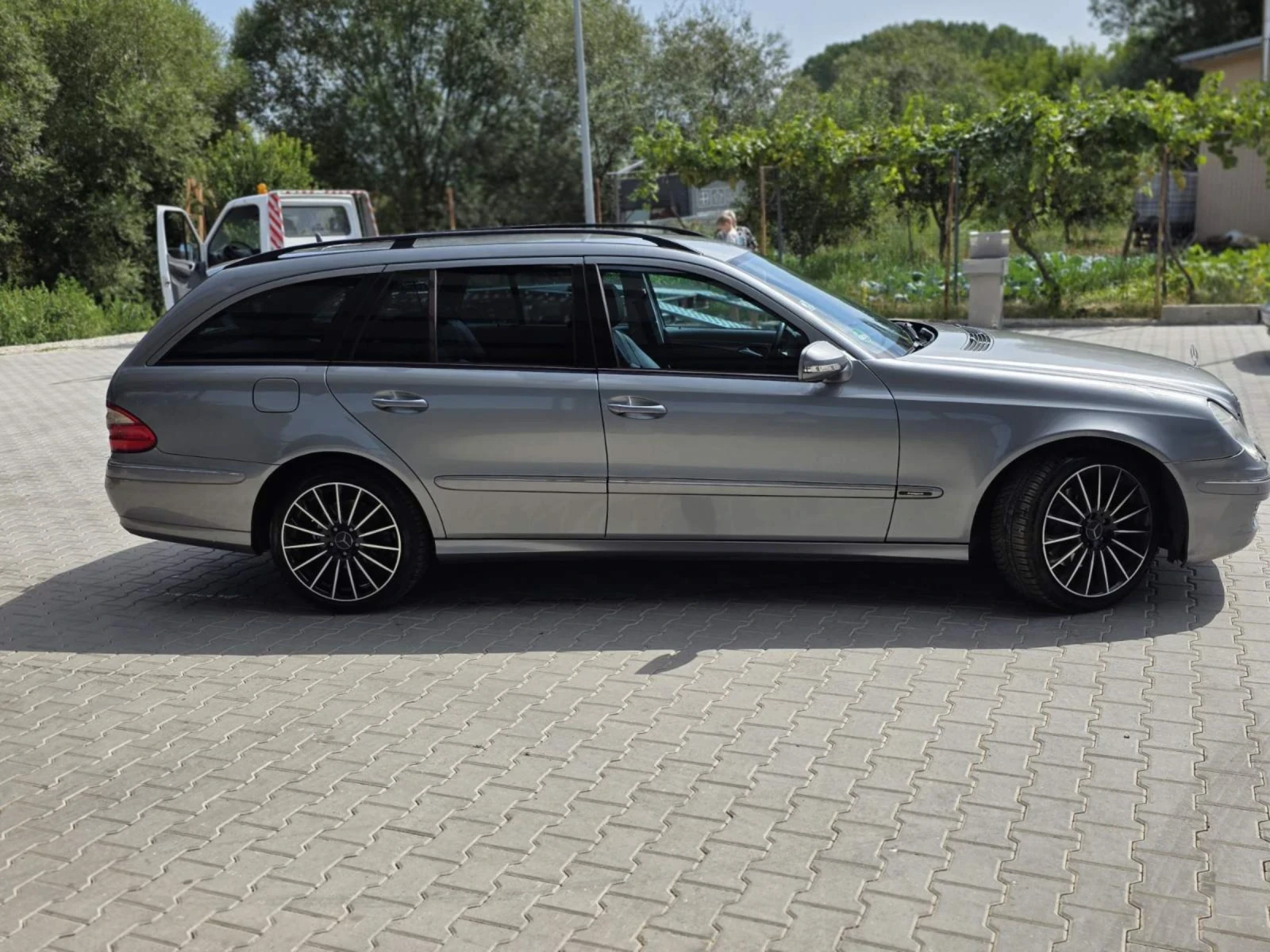 Mercedes-Benz E 320 Нов внос, Теглич, Навигация, Обдухване, Подгрев. - изображение 2