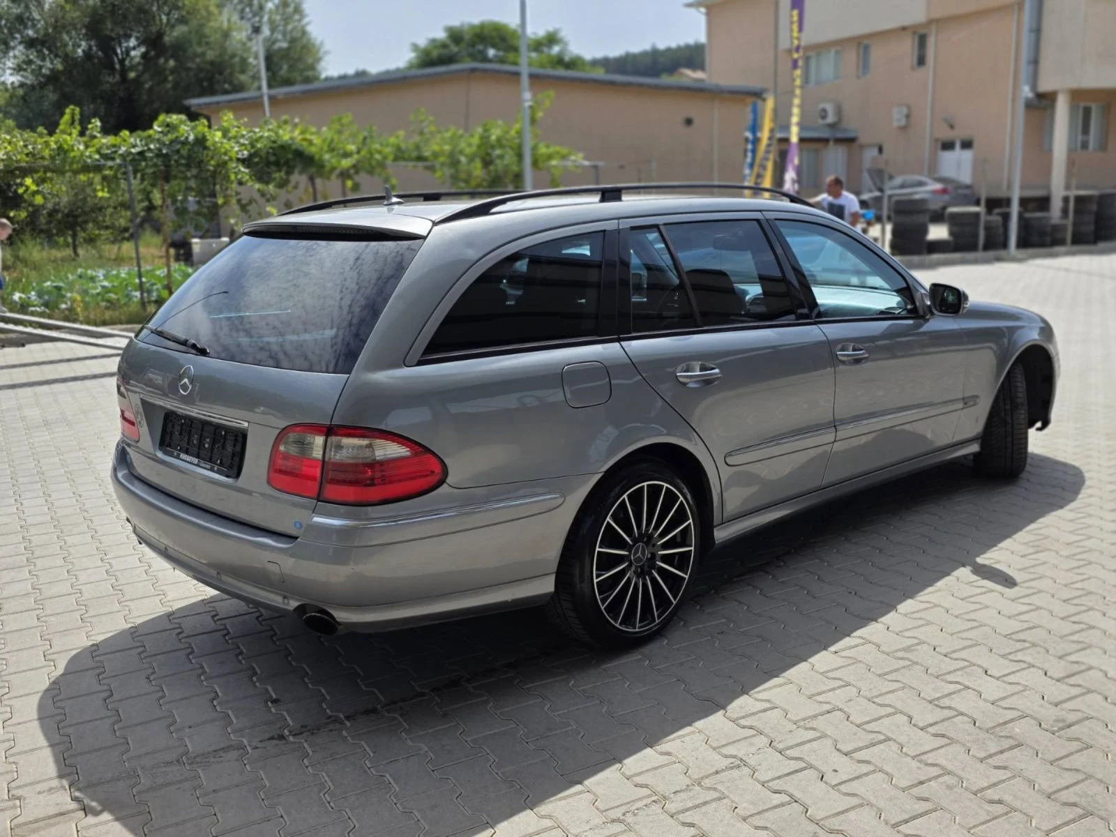 Mercedes-Benz E 320 Нов внос, Теглич, Навигация, Обдухване, Подгрев. - изображение 4