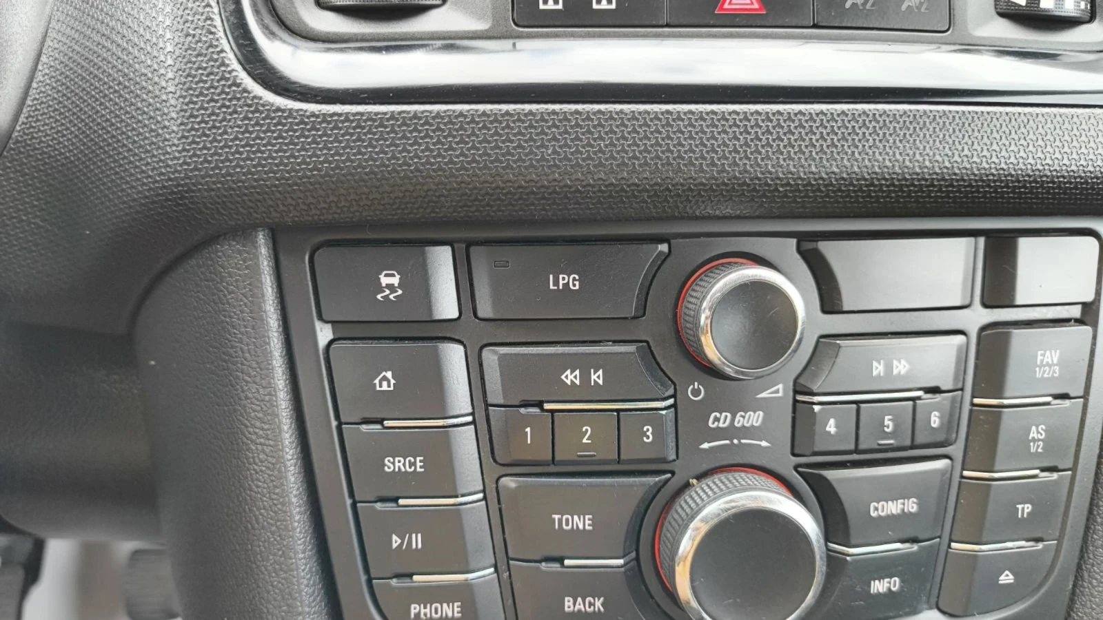 Opel Meriva 1, 4 БЕНЗИН/ГАЗ - изображение 9