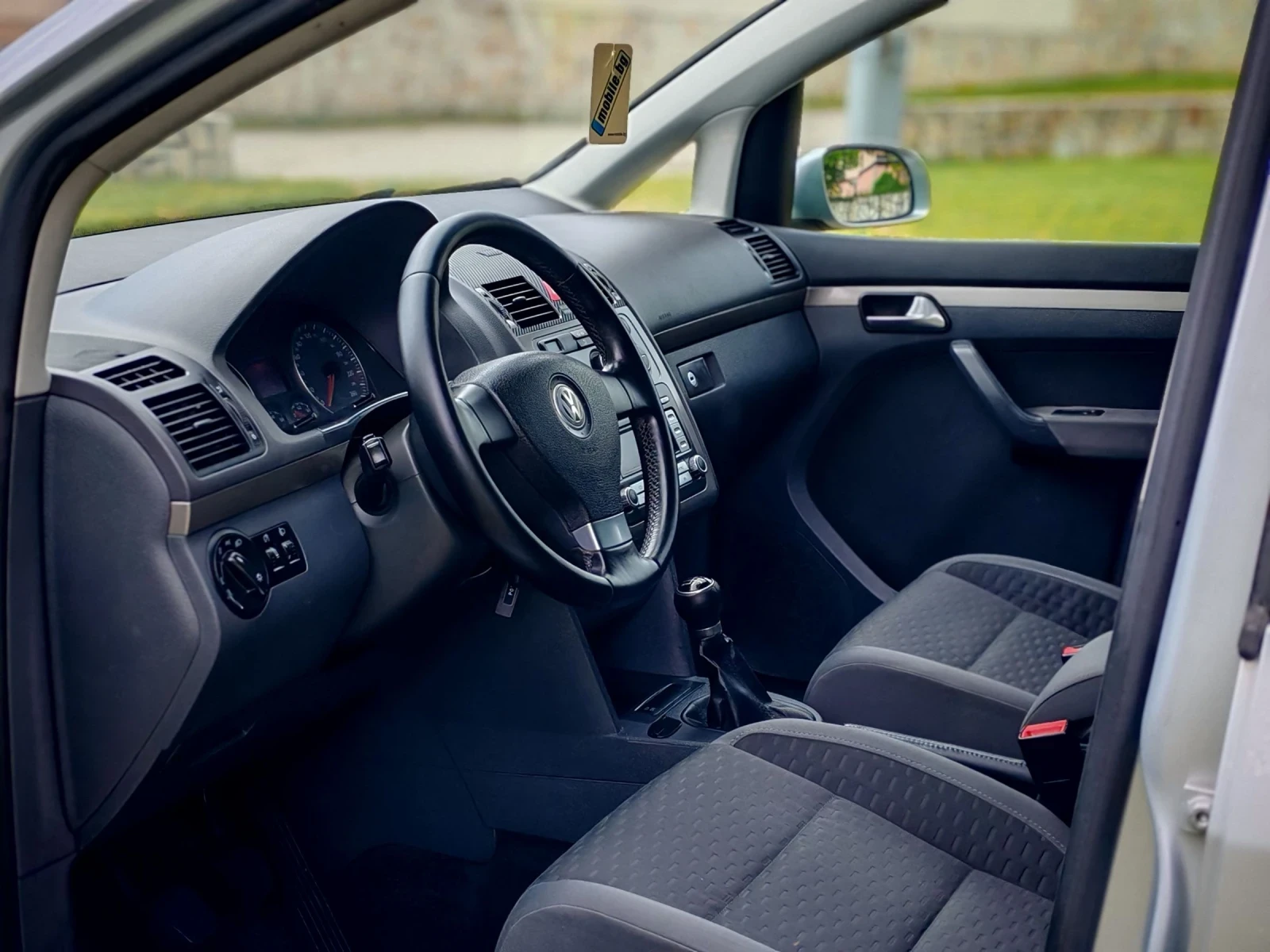 VW Touran 2.0TDI(140)(BMM)* FACELIFT* HIGHLINE* , снимка 11 - Автомобили и джипове - 54576225