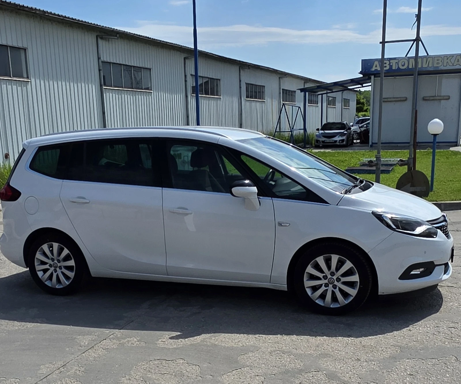 Opel Zafira 1.6i turbo 150к.с.7места, Каско, ТОП., снимка 5 - Автомобили и джипове - 54775192