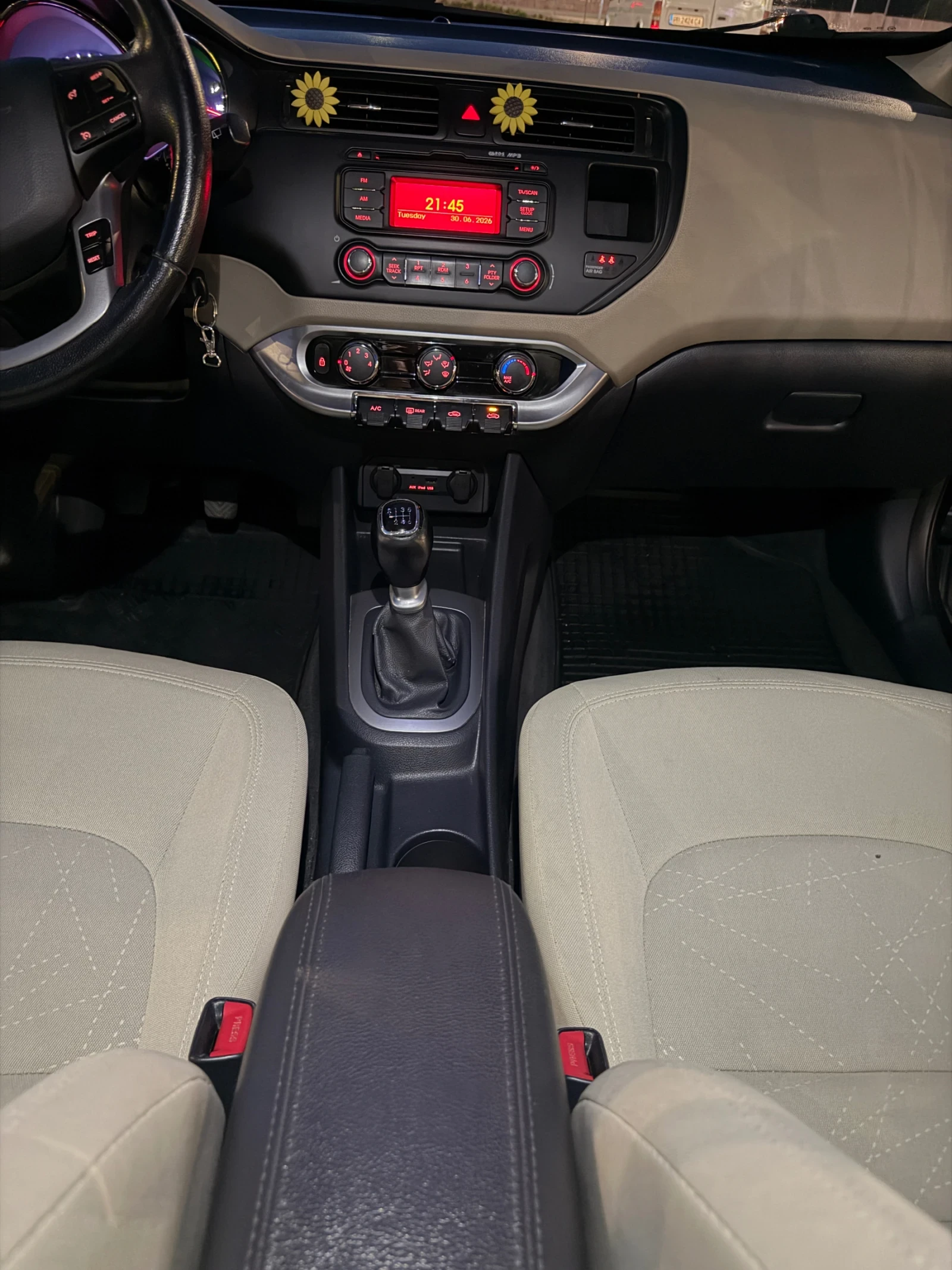 Kia Rio, снимка 13 - Автомобили и джипове - 55111485