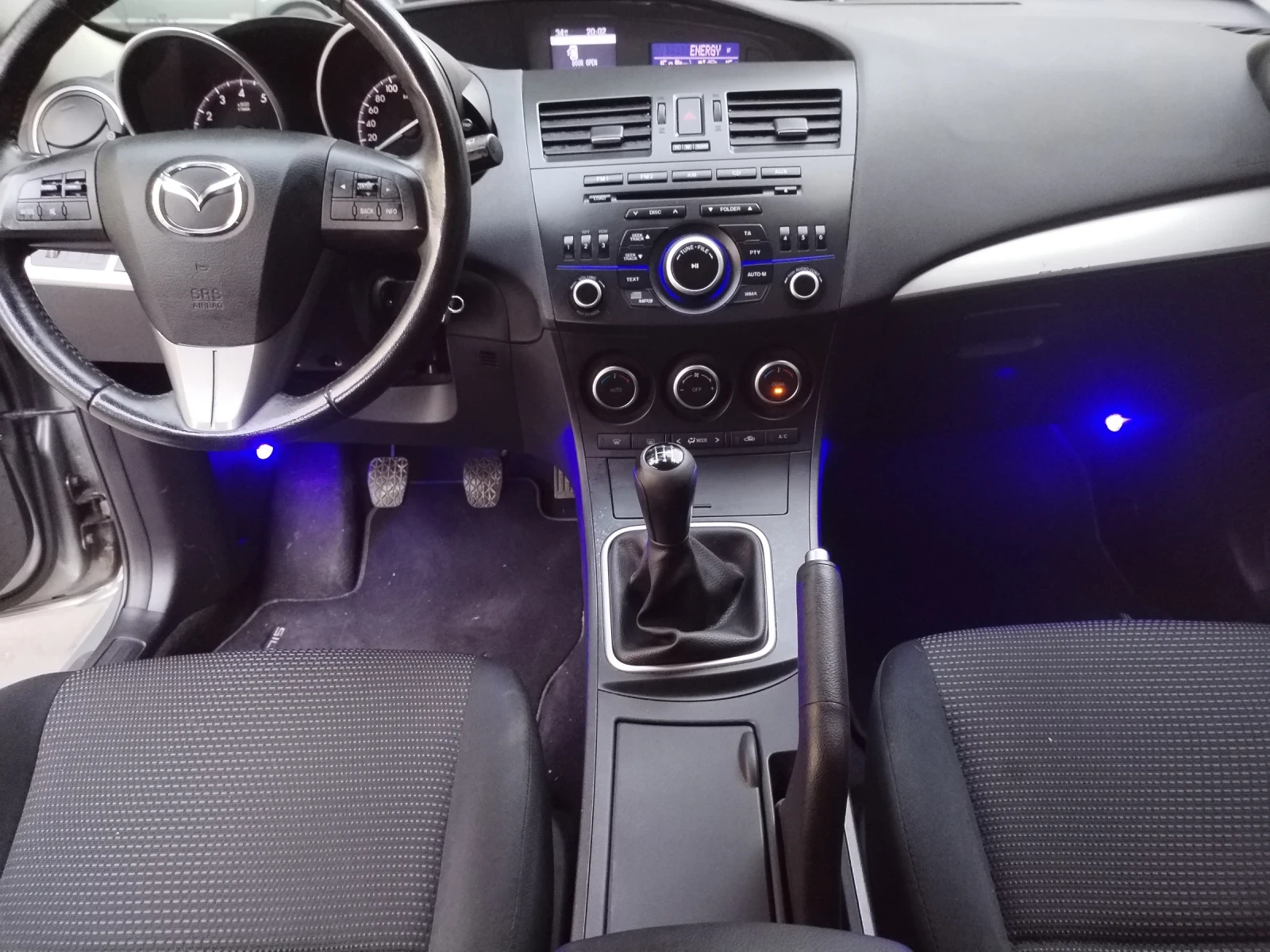 Mazda 3 1.6i, снимка 13 - Автомобили и джипове - 55546783