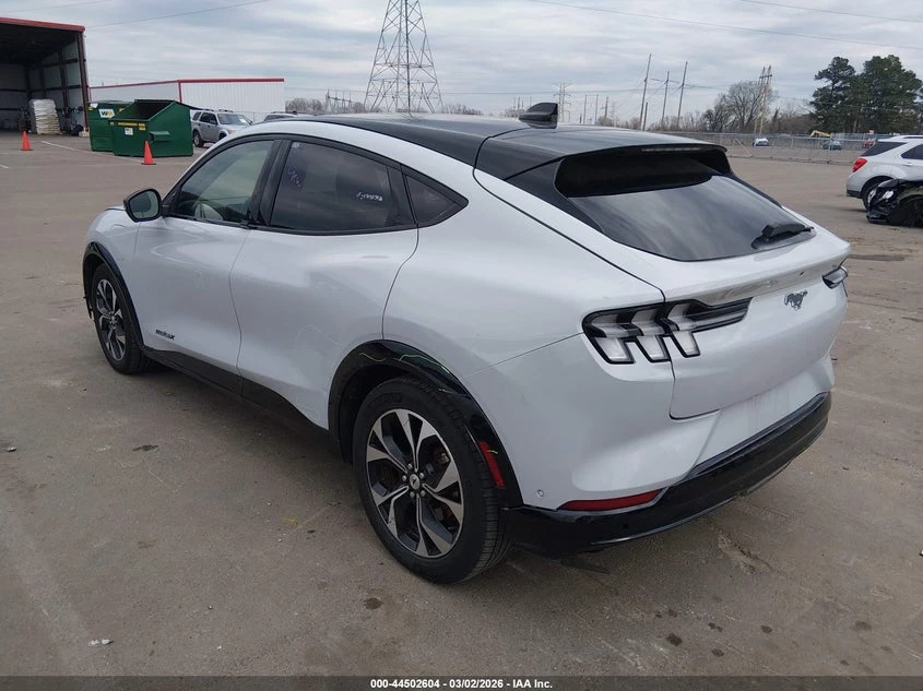 Ford Mustang Mach-E Premium, снимка 3 - Автомобили и джипове - 55469232