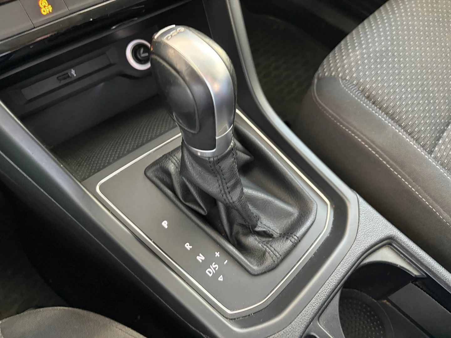 VW Touran, снимка 11 - Автомобили и джипове - 56421840