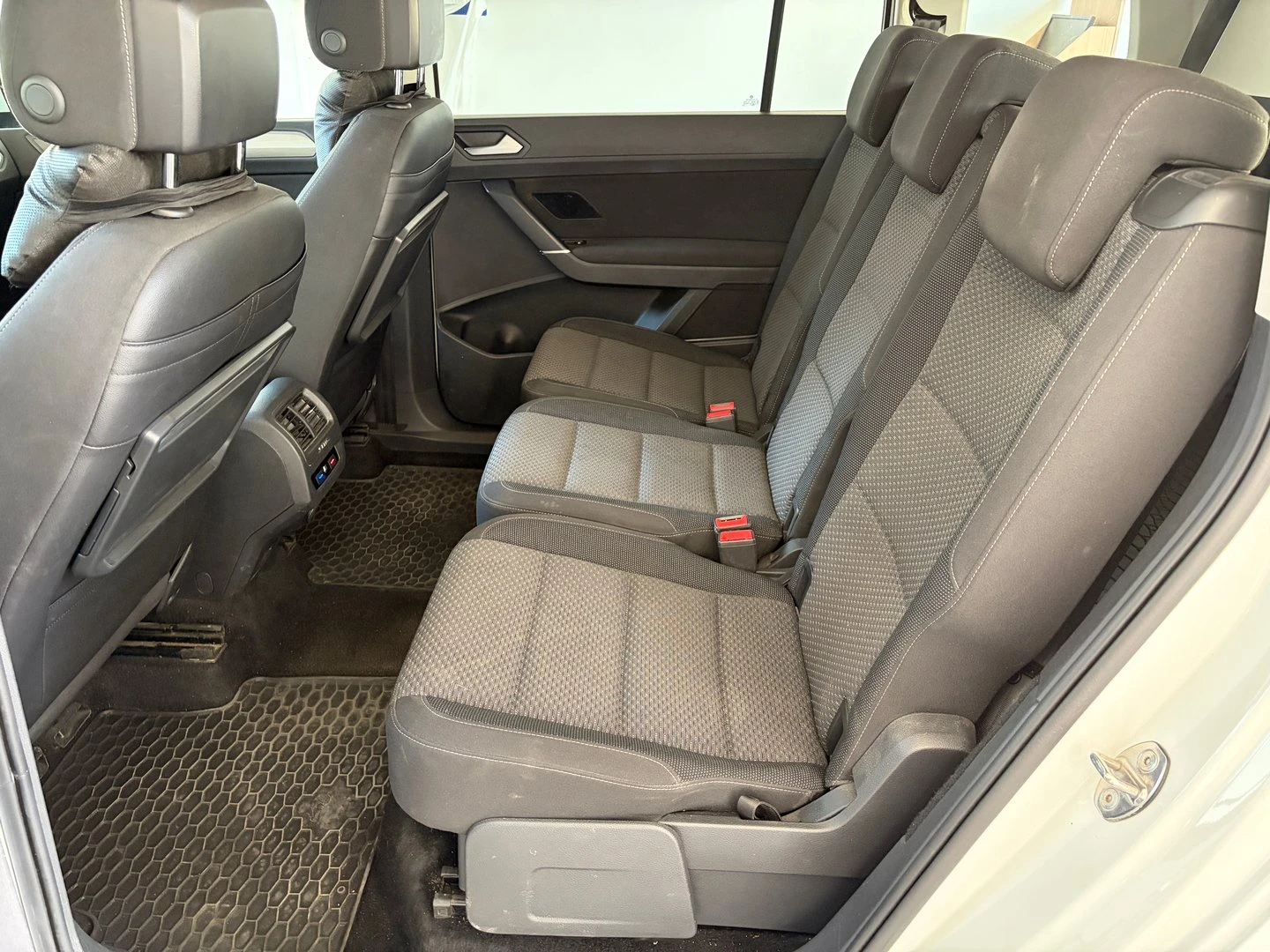 VW Touran, снимка 7 - Автомобили и джипове - 56421840