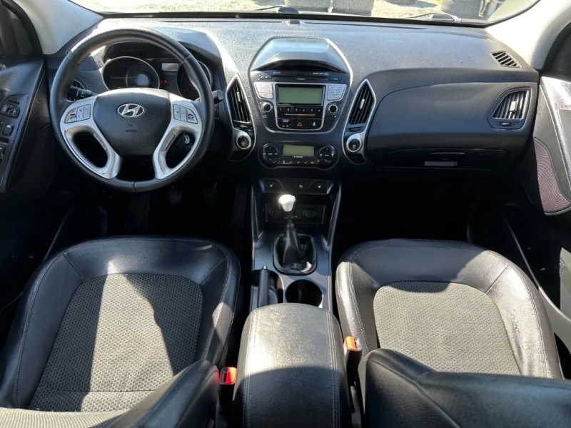 Hyundai IX35 2.0, снимка 10 - Автомобили и джипове - 47433139