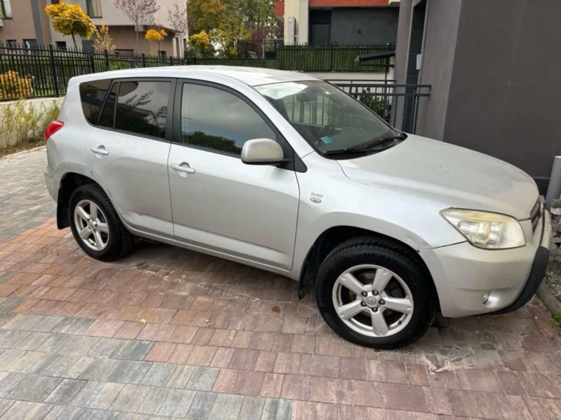 Toyota Rav4, снимка 6 - Автомобили и джипове - 49211119