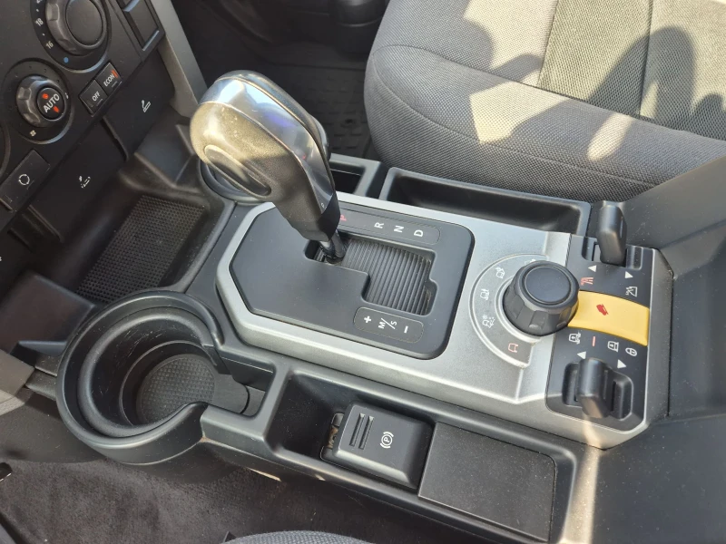 Land Rover Discovery 2.7TDI///АВТОМАТИК///НАВИГАЦИЯ , снимка 9 - Автомобили и джипове - 52088100