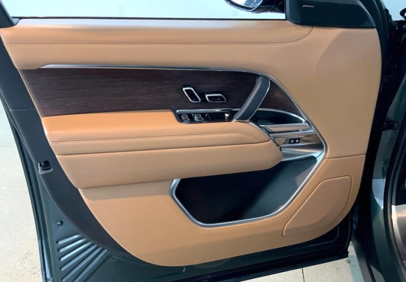 Land Rover Range rover P400 SE* Автокредит* , снимка 6 - Автомобили и джипове - 52749676