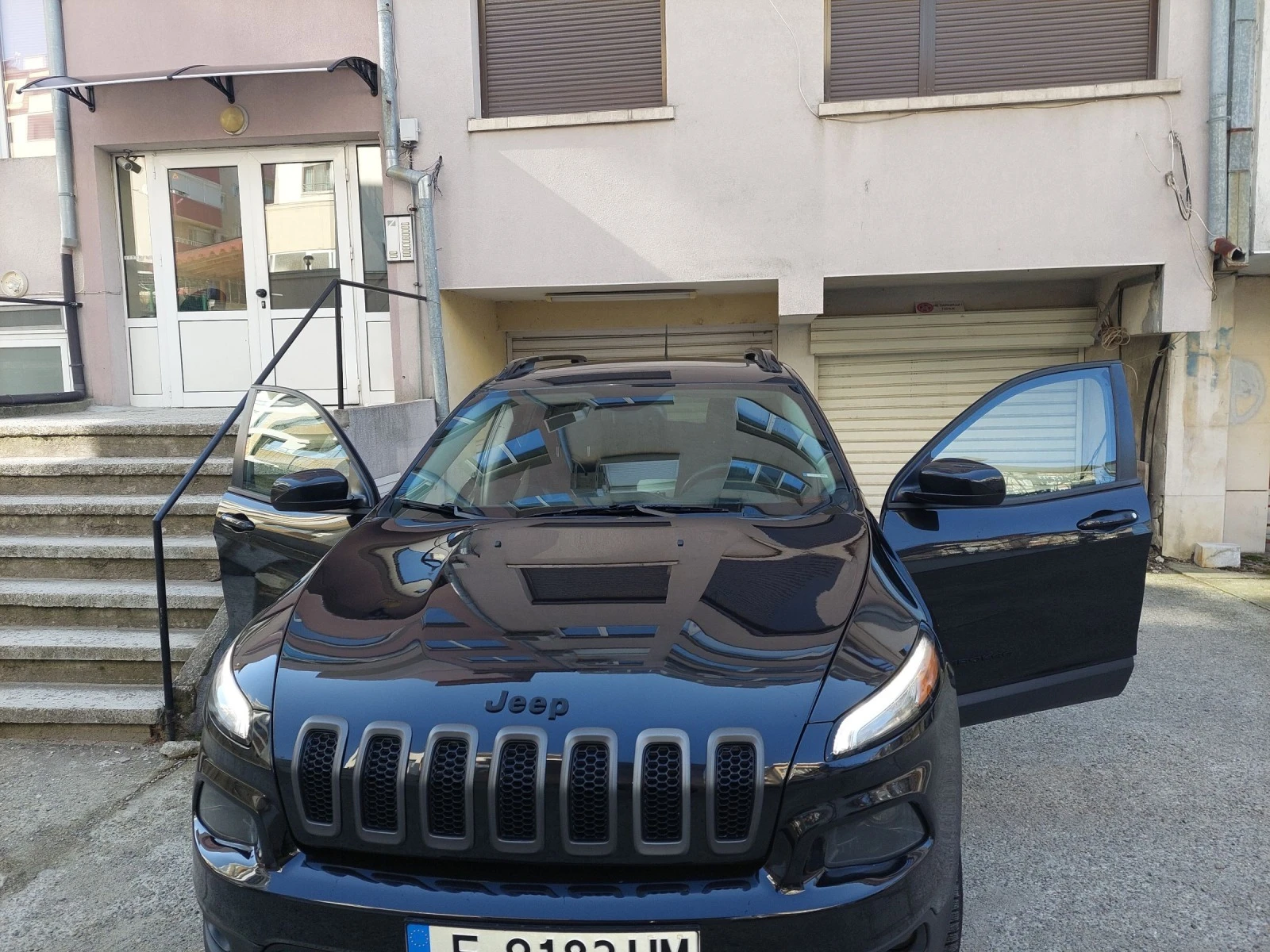 Jeep Cherokee 3.2  4x4 - изображение 7