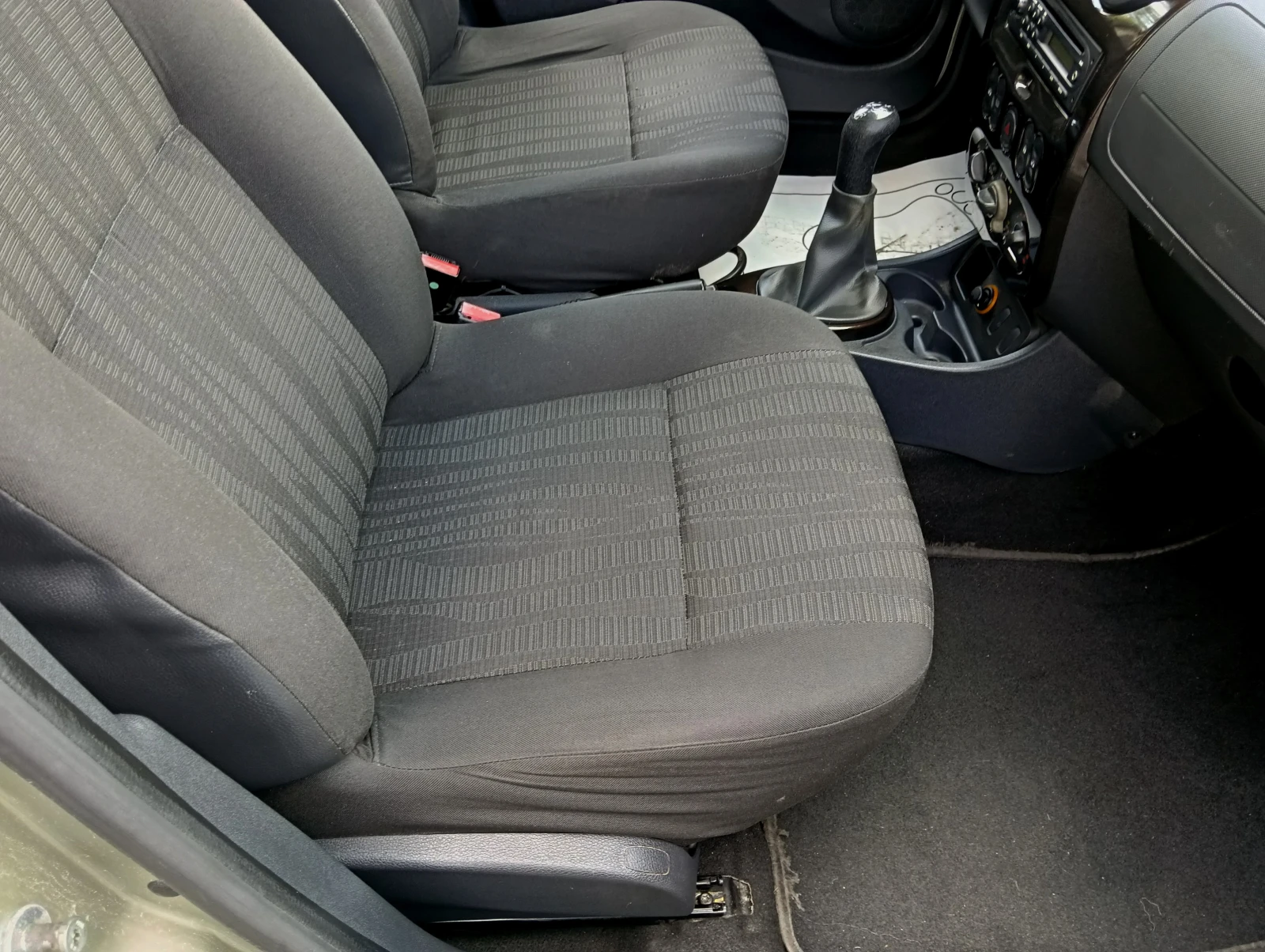 Dacia Duster 1.6i - изображение 10