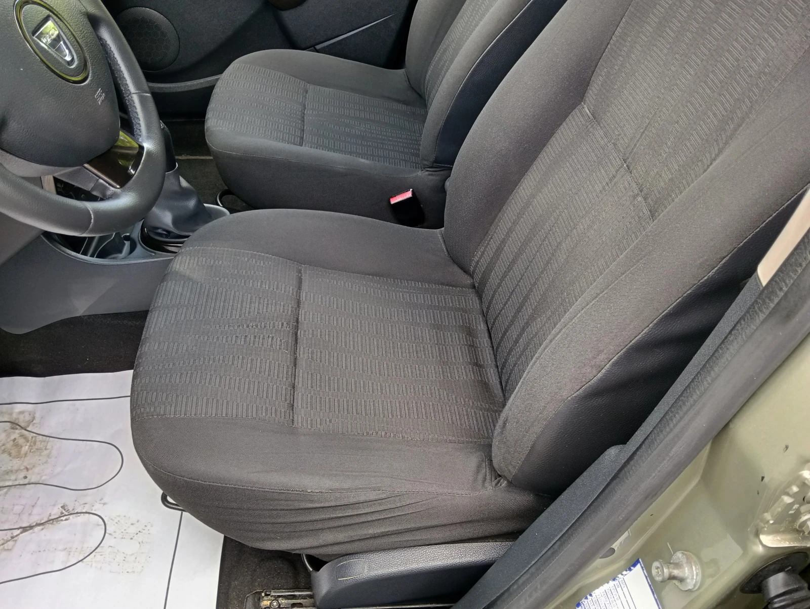 Dacia Duster 1.6i - изображение 9