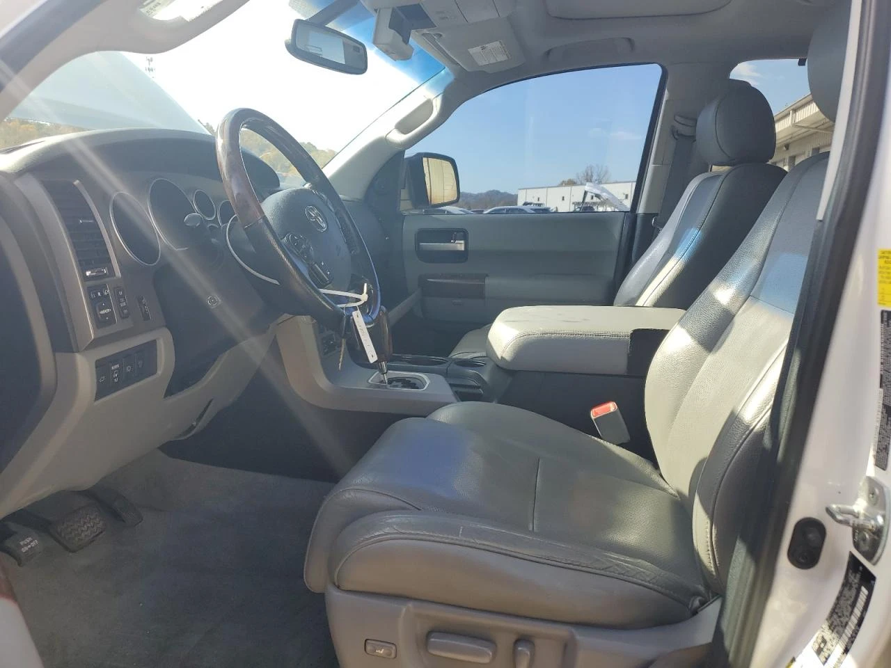 Toyota Sequoia PLATINUM - изображение 7