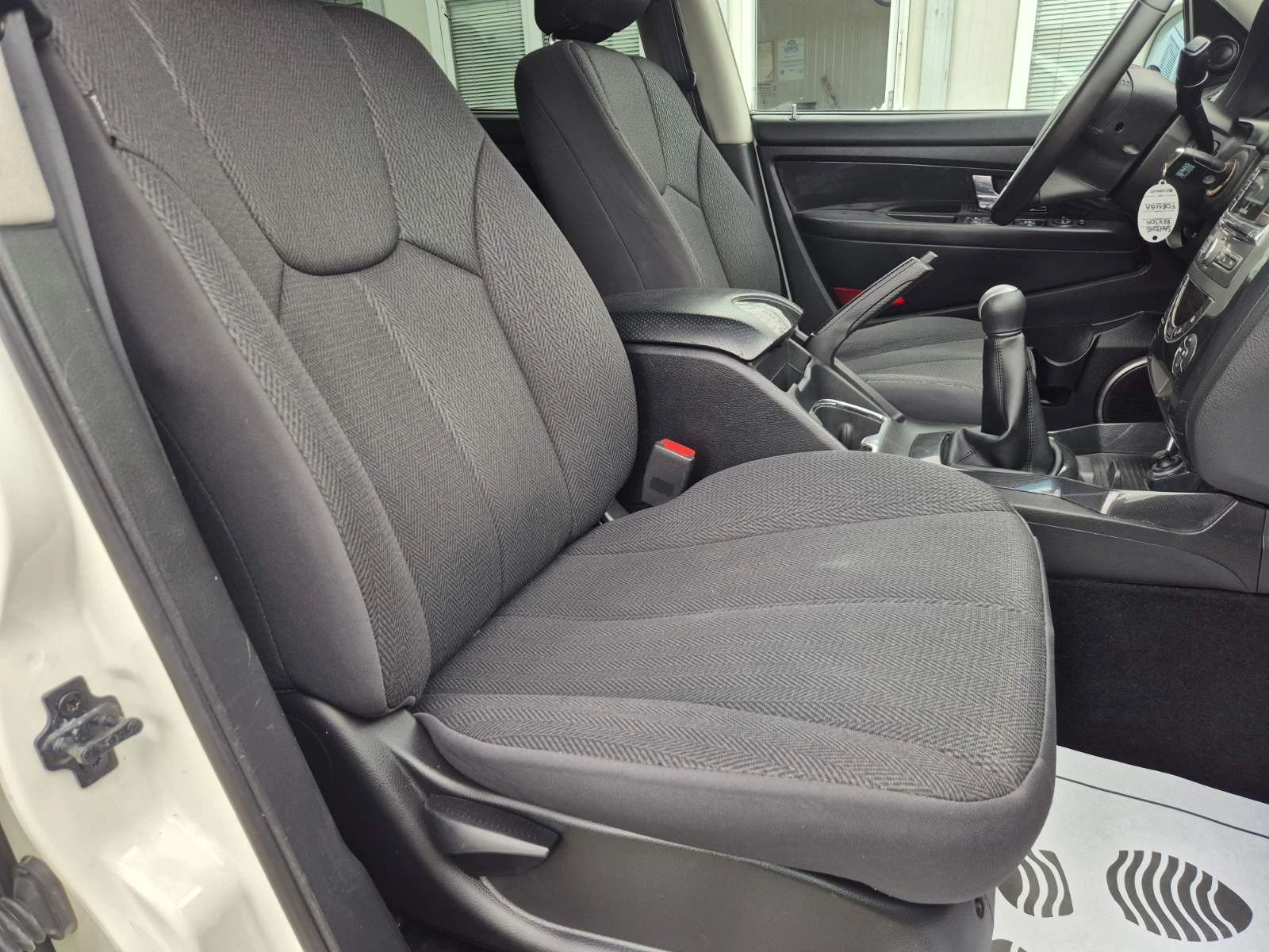 SsangYong Rexton 2.2D-FACE LIFT-7 МЕСТА, снимка 11 - Автомобили и джипове - 54564583