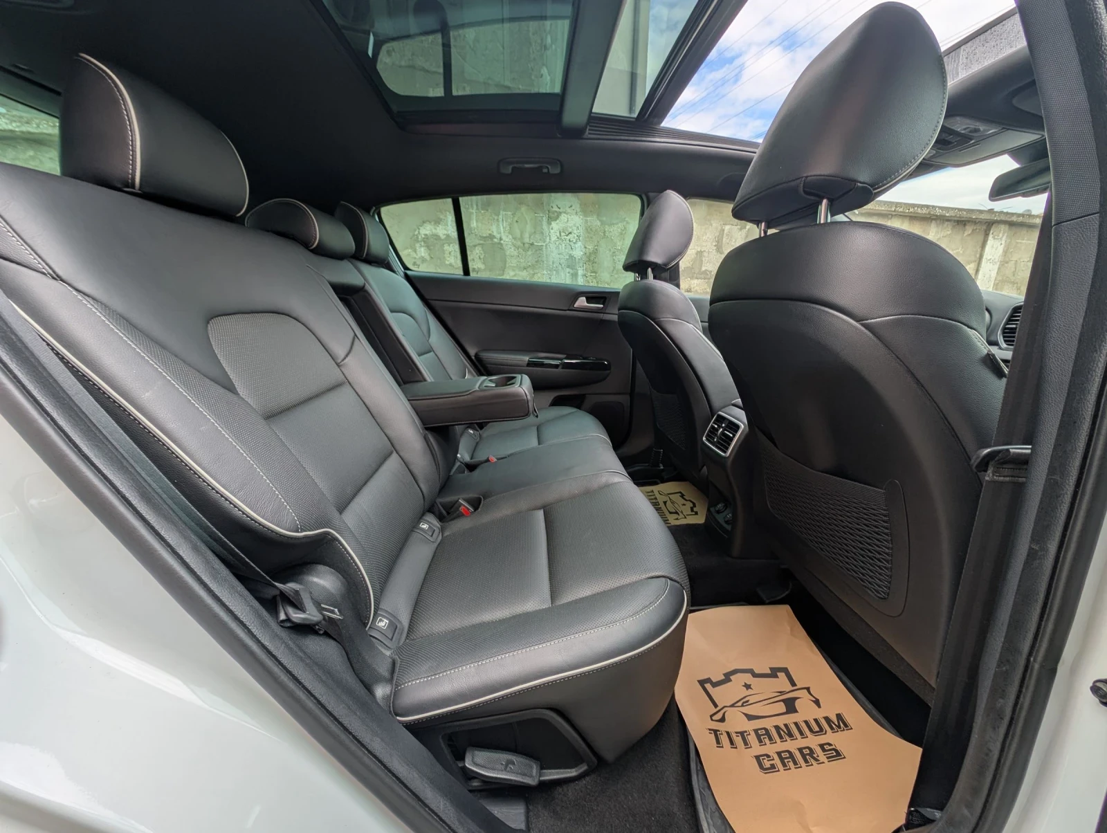 Kia Sportage 2.0CRDI* GT Line* ���������* ���������* JBL* ���� | Mobile.bg � ����������� 10