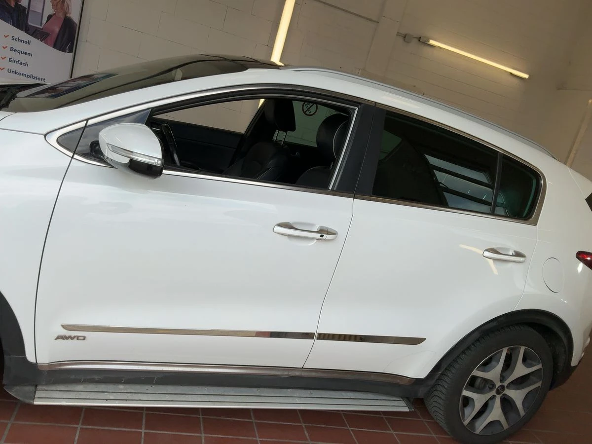 Kia Sportage 2.0CRDI* GT Line* Дистроник* Обдухване* JBL* Пано, снимка 4 - Автомобили и джипове - 54829941