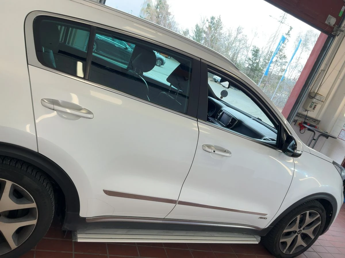 Kia Sportage 2.0CRDI* GT Line* Дистроник* Обдухване* JBL* Пано, снимка 5 - Автомобили и джипове - 54829941