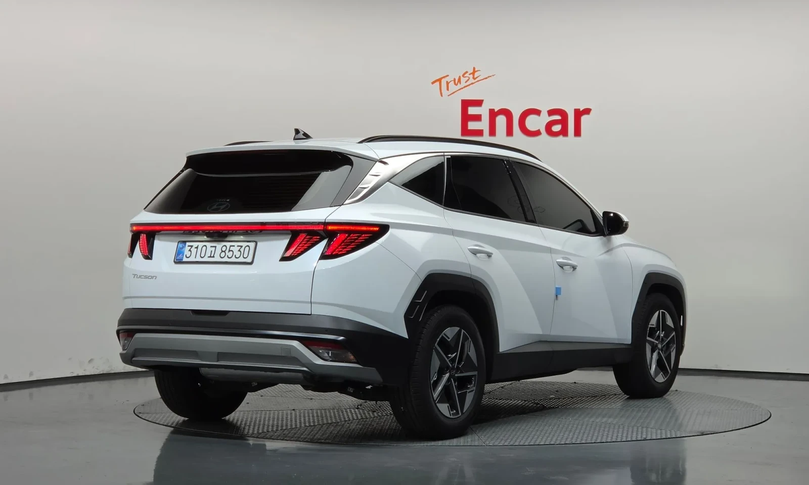 Hyundai Tucson, снимка 4 - Автомобили и джипове - 56657576