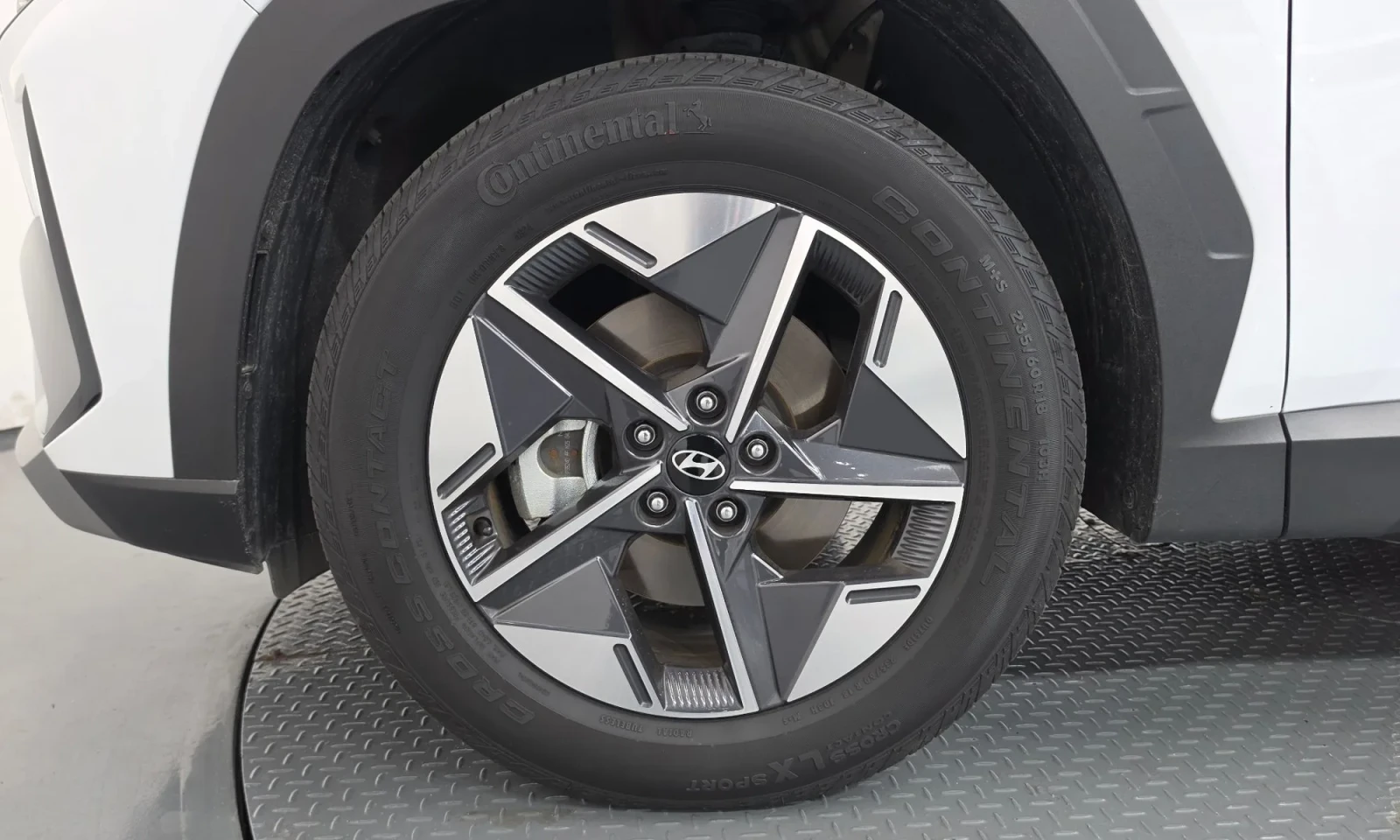 Hyundai Tucson, снимка 15 - Автомобили и джипове - 56657576