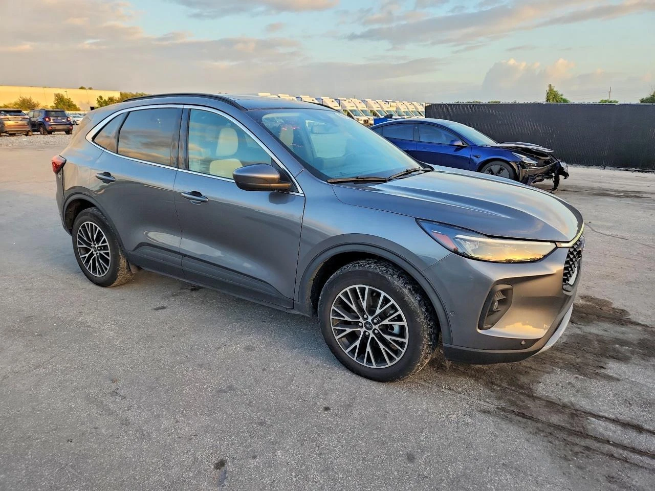 Ford Escape 2.5l, снимка 4 - Автомобили и джипове - 56663976