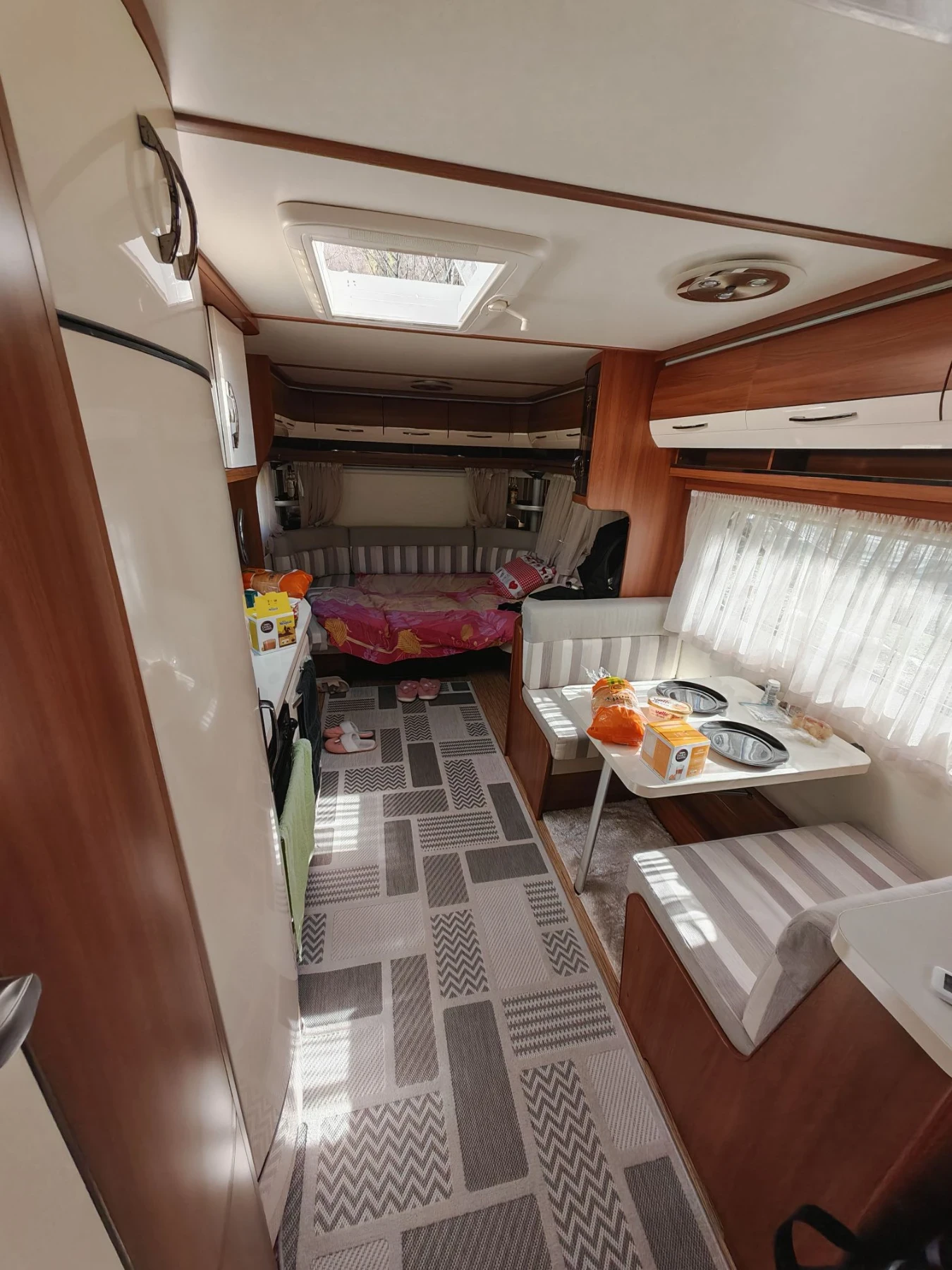Каравана Hobby Vip 645, снимка 14 - Каравани и кемпери - 56559564