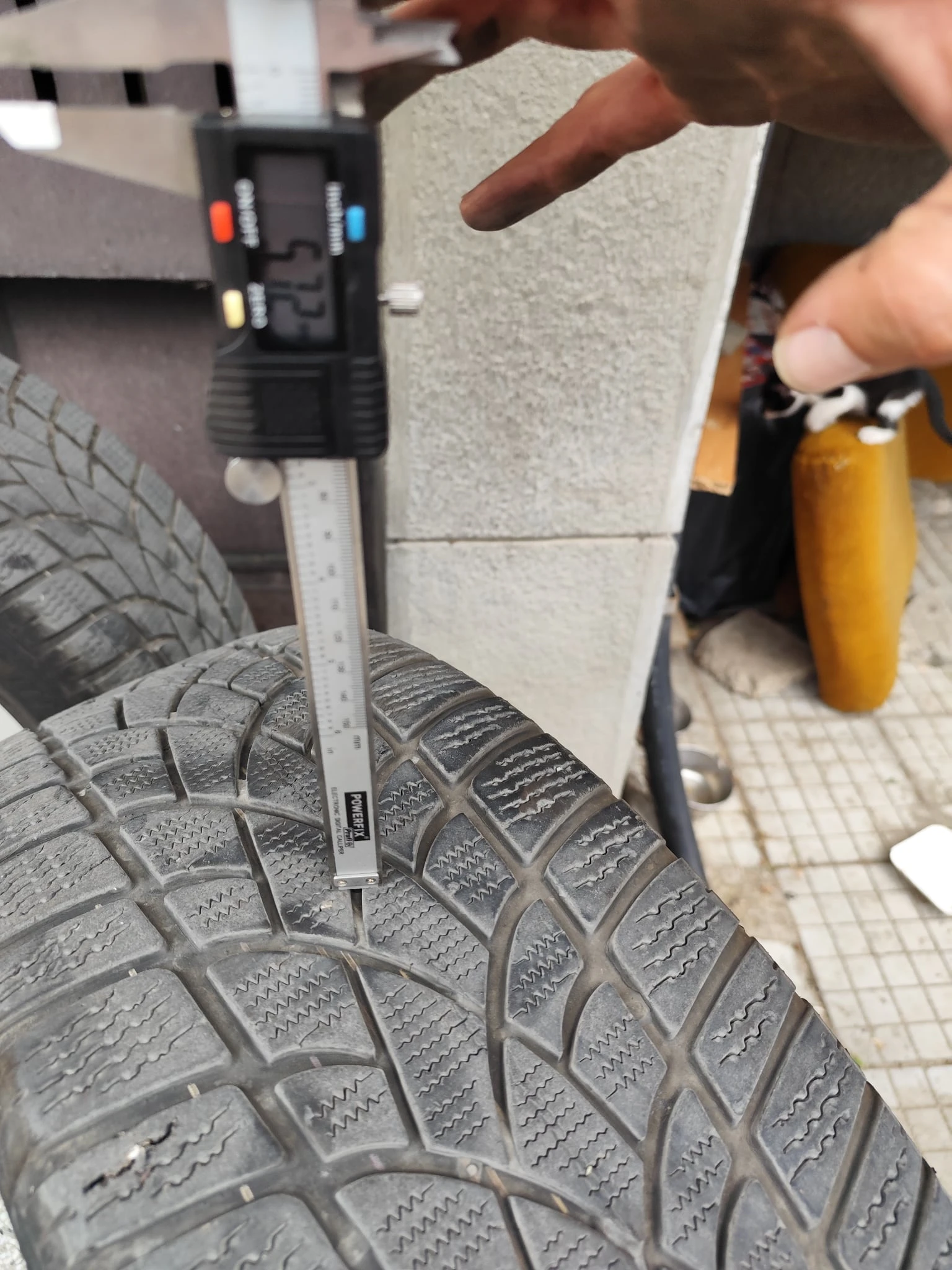 Гуми с джанти Dunlop 235/50R19, снимка 14 - Гуми и джанти - 55991934