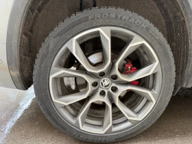 Гуми Зимни 235/45R20, снимка 4 - Гуми и джанти - 53057577