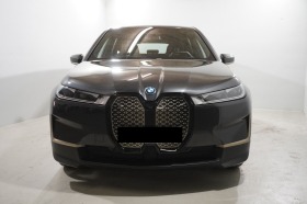 BMW iX xDrive40*Titanbronze*Iconic*Harman Kardon*ГАРАНЦИЯ, снимка 1 - Автомобили и джипове - 43394199