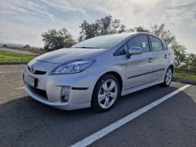     Toyota Prius 1.8 Live