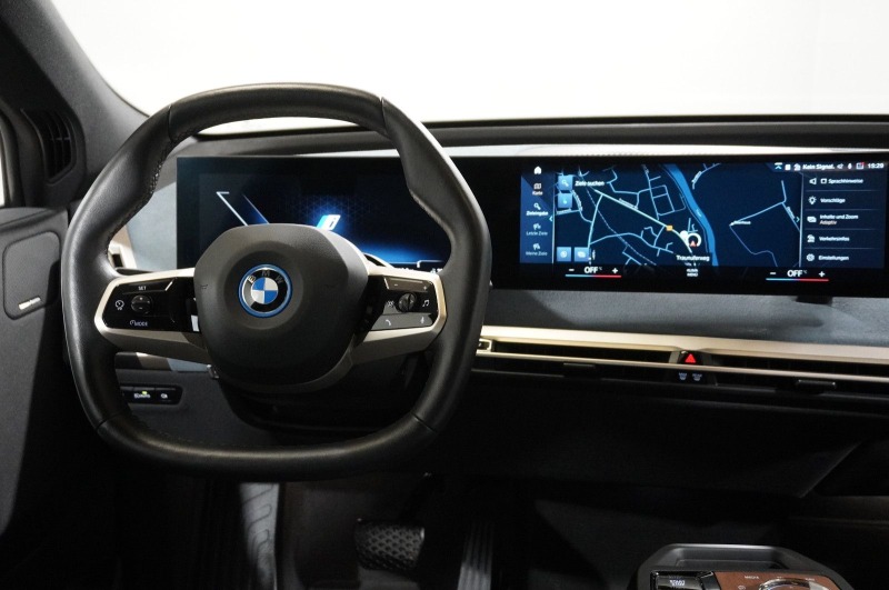 BMW iX xDrive40*Titanbronze*Iconic*Harman Kardon*ГАРАНЦИЯ, снимка 8 - Автомобили и джипове - 46275185