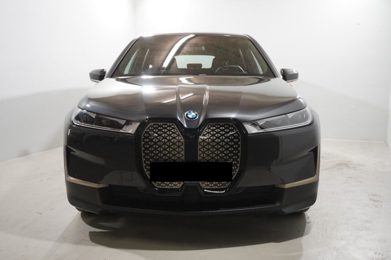 BMW iX xDrive40*Titanbronze*Iconic*Harman Kardon*ГАРАНЦИЯ, снимка 1 - Автомобили и джипове - 46275185