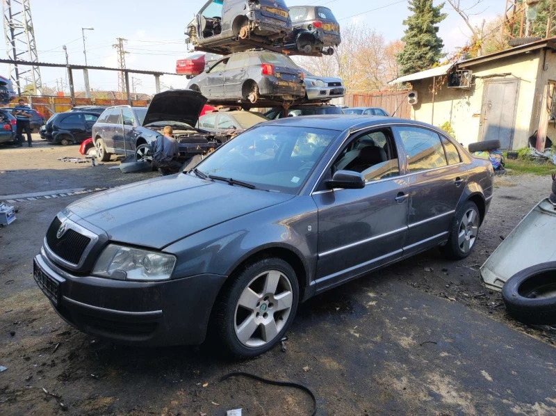 Skoda Superb 2.5 TDI, снимка 1 - Автомобили и джипове - 48588793