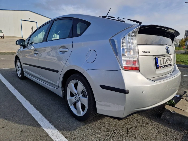 Toyota Prius 1.8 Live, снимка 6 - Автомобили и джипове - 47084618