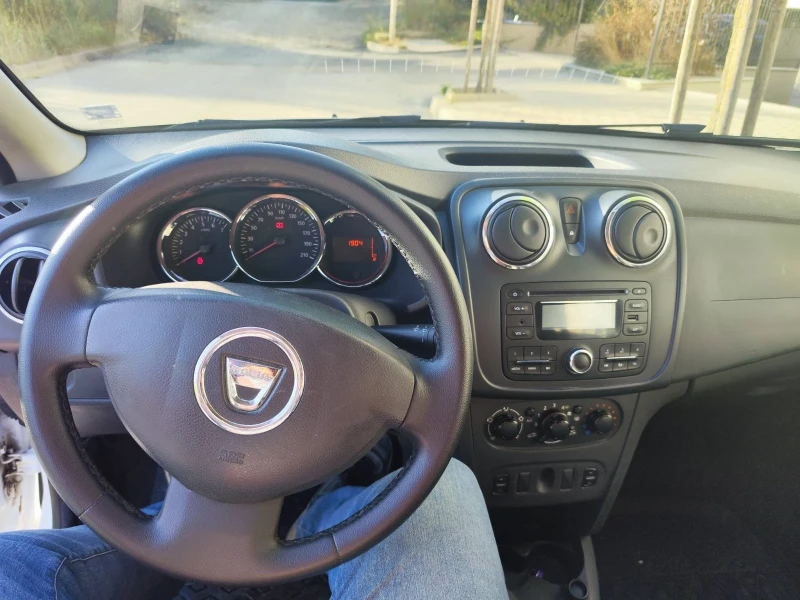 Dacia Logan 1.5 dCi, снимка 8 - Автомобили и джипове - 47349492