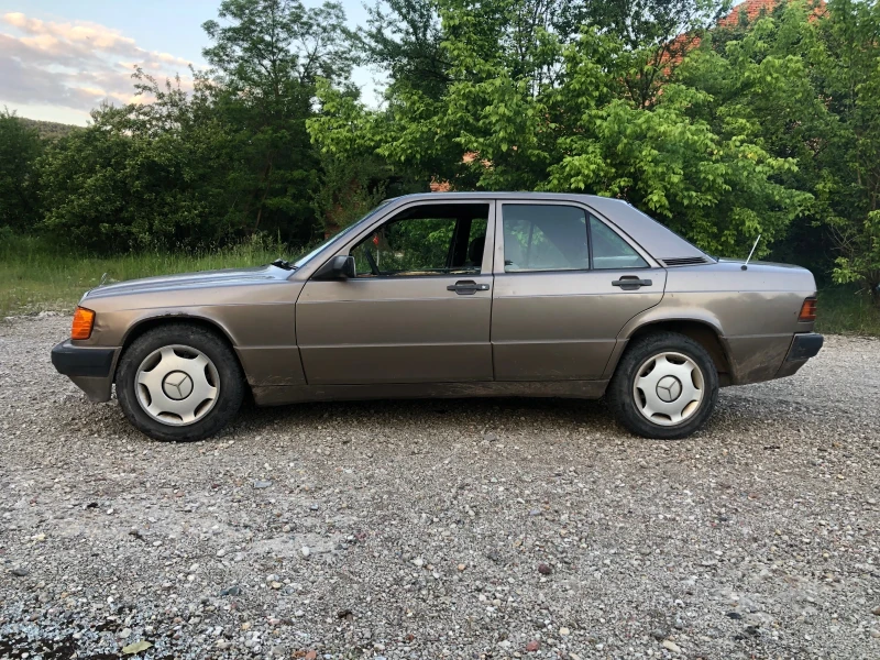 Mercedes-Benz 190 2.5 дизел, снимка 4 - Автомобили и джипове - 48383611