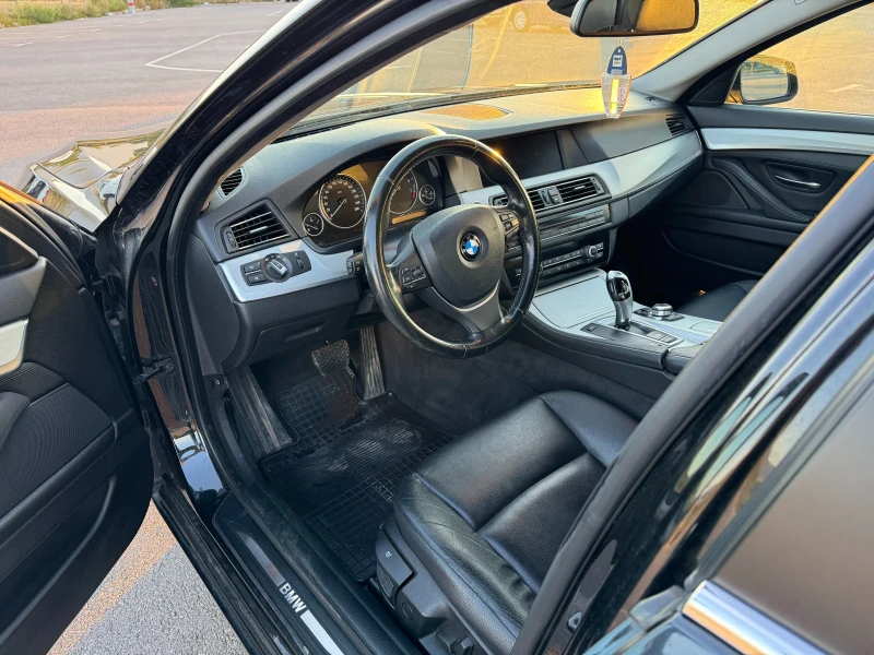 BMW 523 3.0i, снимка 8 - Автомобили и джипове - 48412606