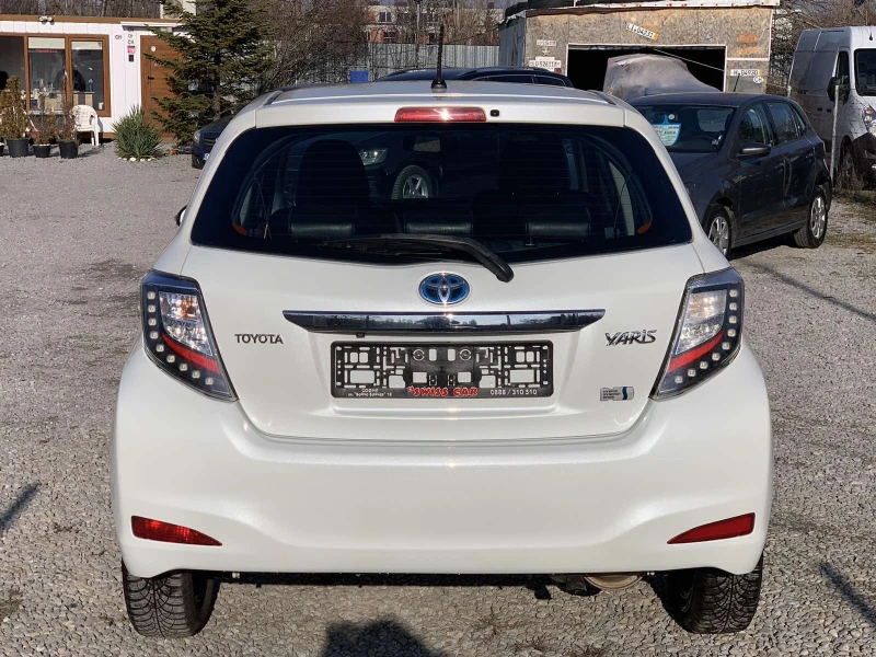 Toyota Yaris 1.5 hhybrid, снимка 12 - Автомобили и джипове - 48907542