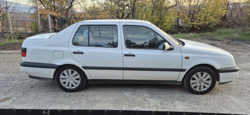 VW Vento, снимка 4 - Автомобили и джипове - 52683973