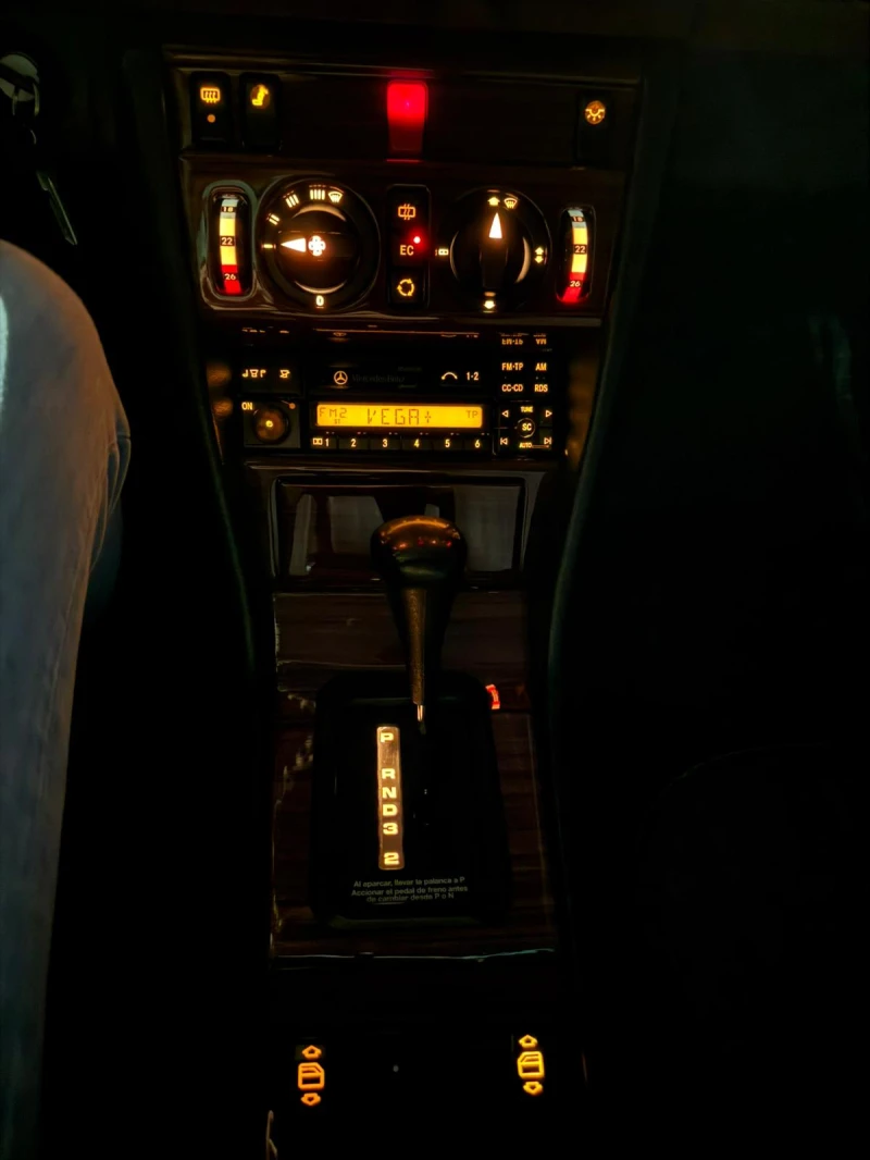 Mercedes-Benz 124 300 td, снимка 6 - Автомобили и джипове - 52799424