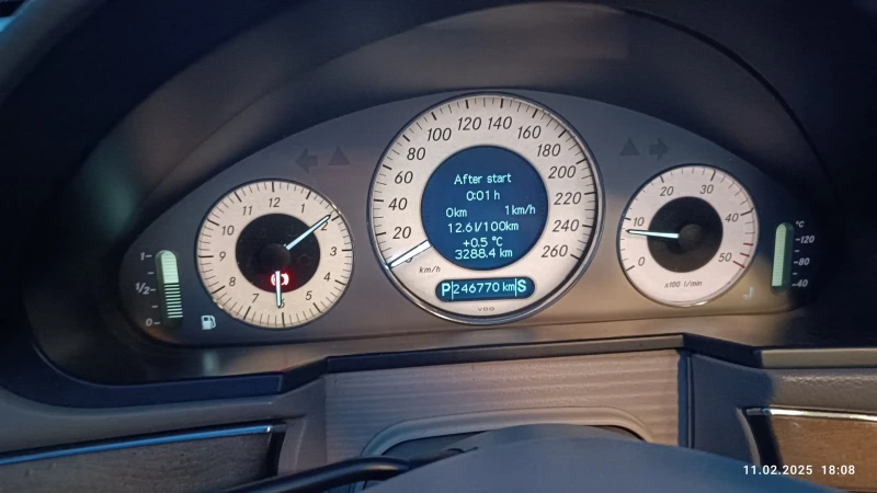 Mercedes-Benz E 270 CDI, снимка 6 - Автомобили и джипове - 53001392