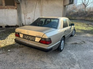 Mercedes-Benz 124 300 td, снимка 2 - Автомобили и джипове - 52799424