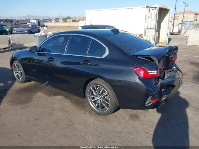 BMW 330 * КОЖА* ПОДГРЕВ* ШИБИДАХ* КАМЕРА* LED* NAVI* , снимка 3 - Автомобили и джипове - 54881169