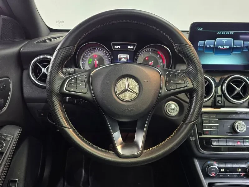 Mercedes-Benz CLA 200 CDI, снимка 12 - Автомобили и джипове - 55096852