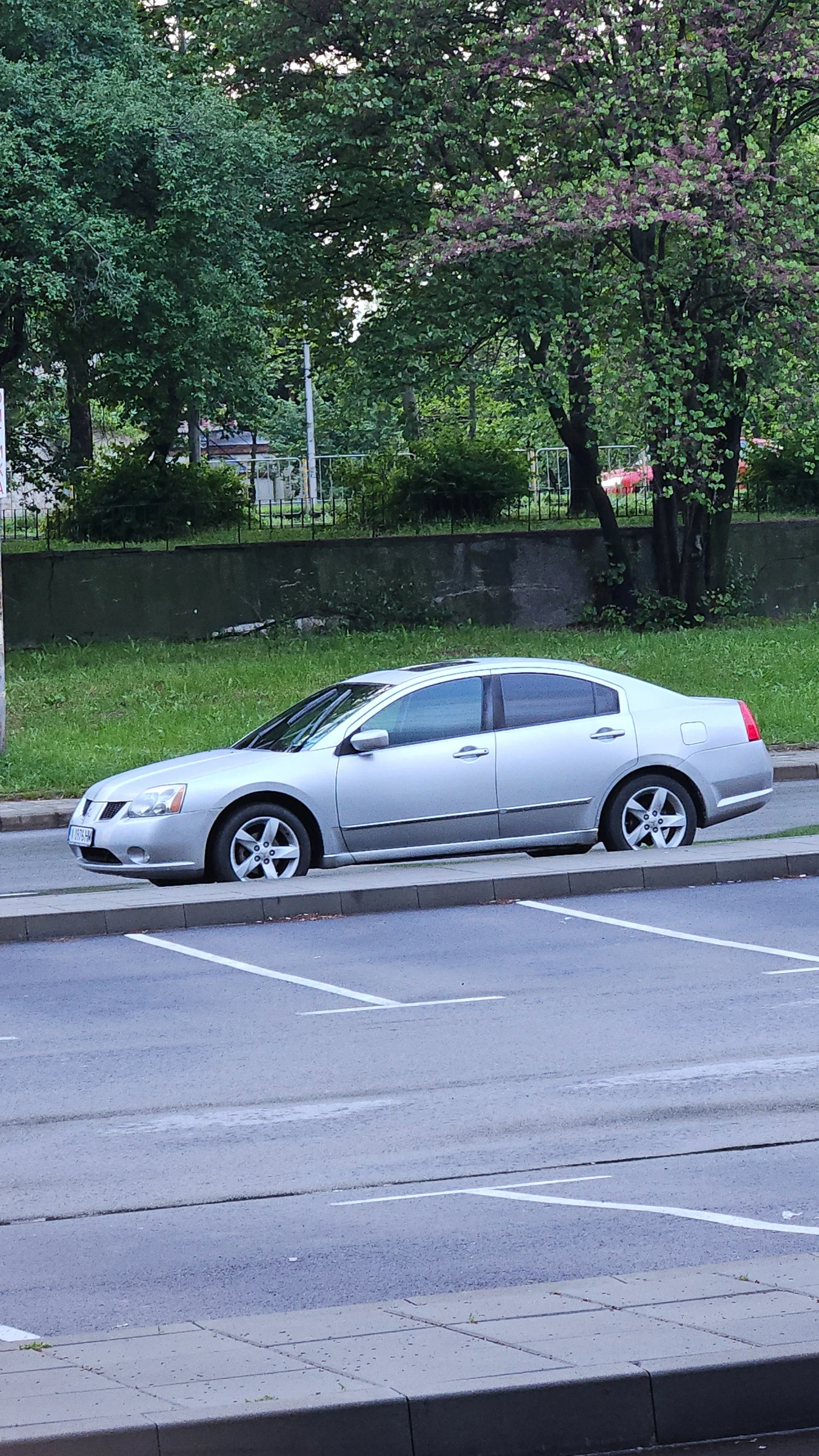 Mitsubishi Galant 2.4 бензин газ автомат предно предаване, снимка 1