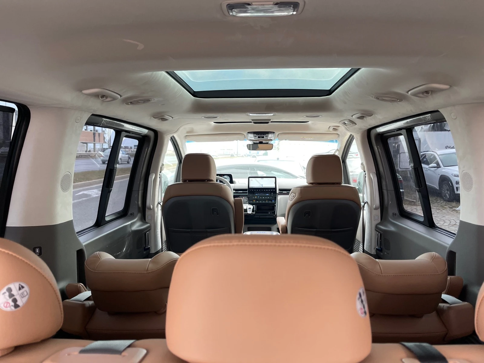 Hyundai Staria 44/6+ 1/luxury+  | Mobile.bg   12