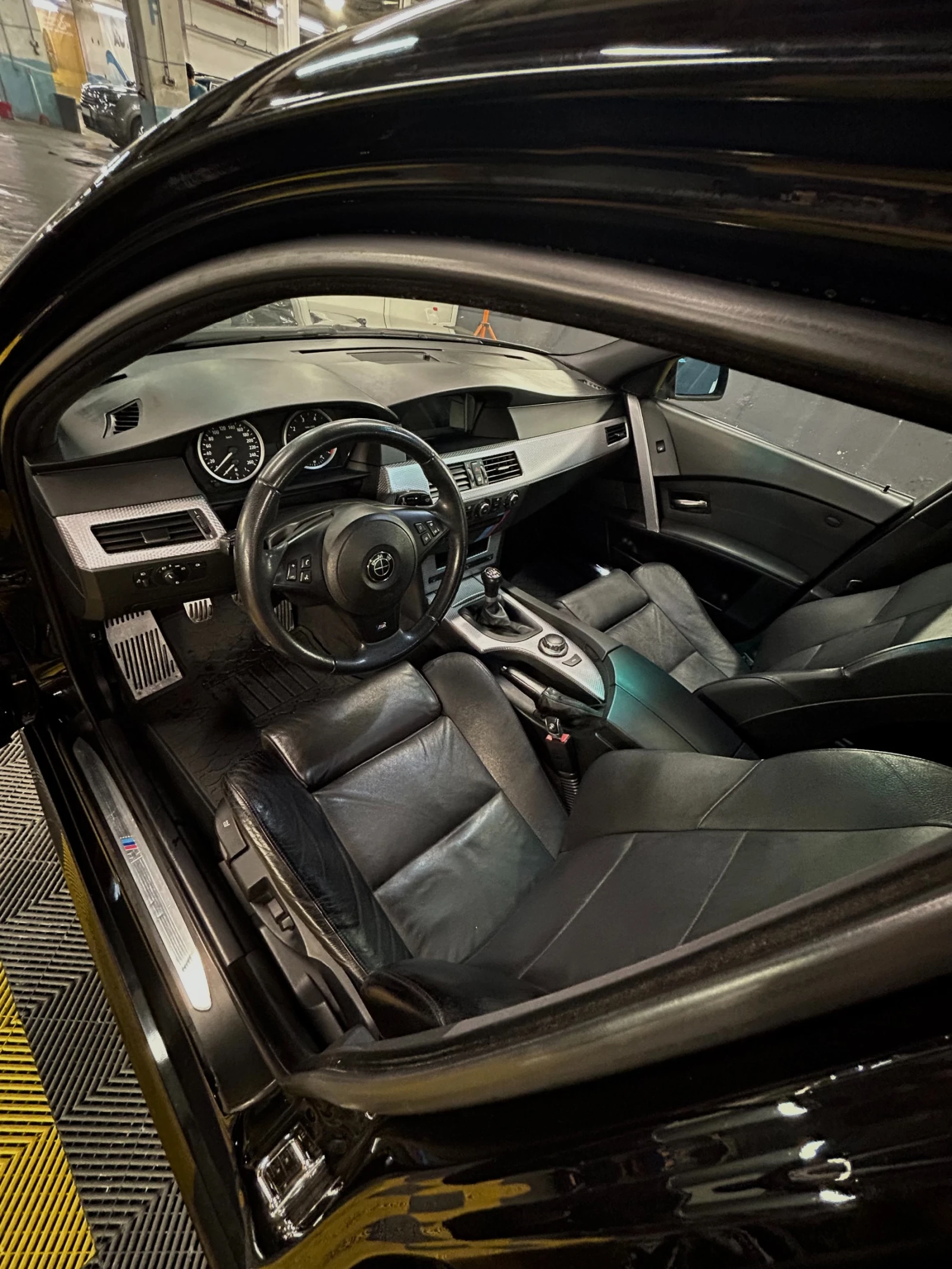 BMW 523 2.5i = 177 к.с. = Нави = Shadow Line = М Спорт Пак - изображение 6
