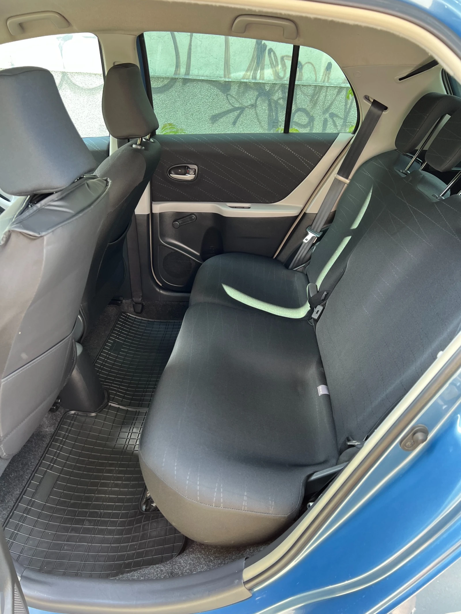 Toyota Yaris  - изображение 10