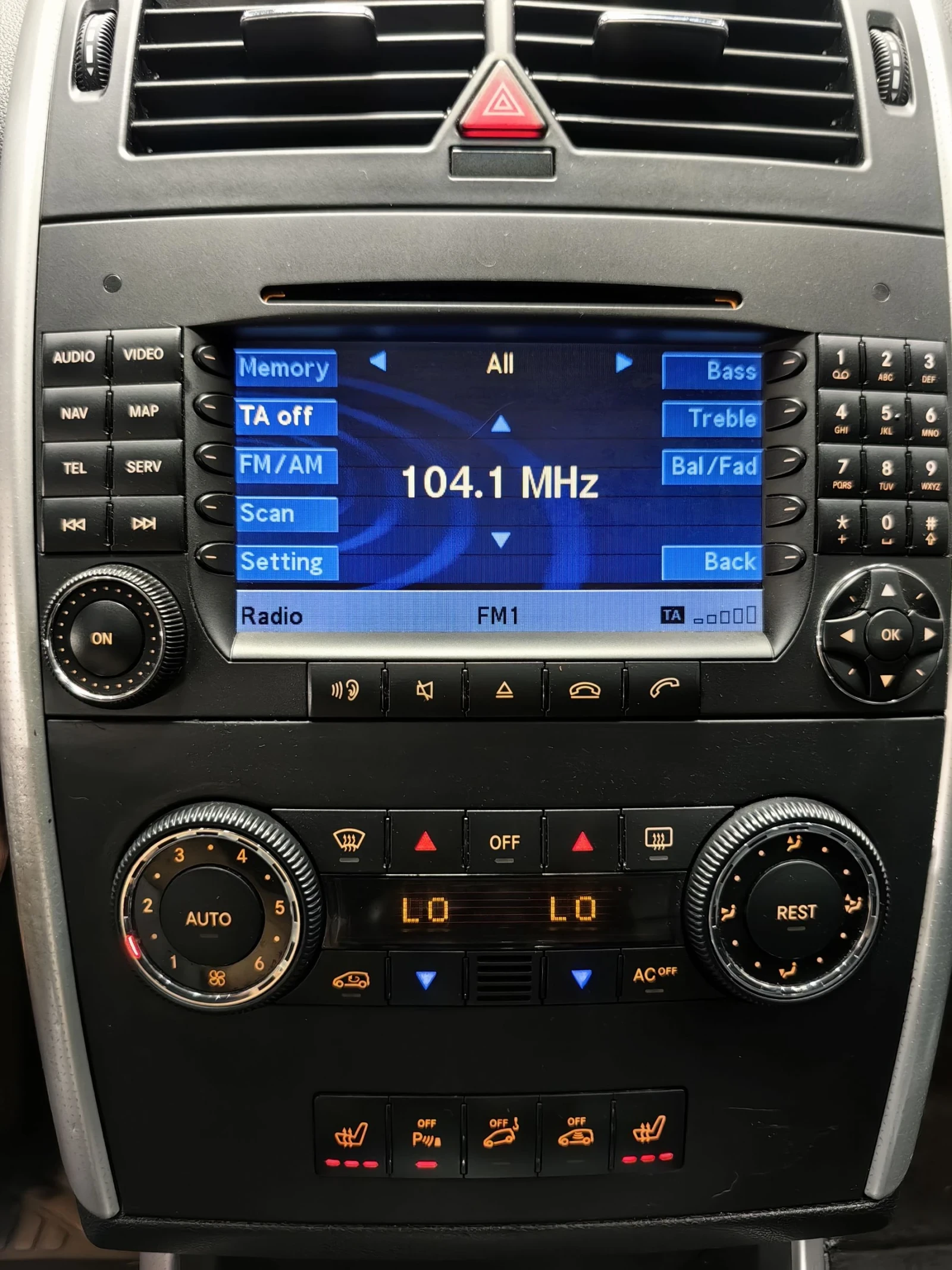 Mercedes-Benz A 200 АВТОМАТ* AVANTGARDE* ПОДГРЕВ* НАВИ* КОЖА - изображение 8