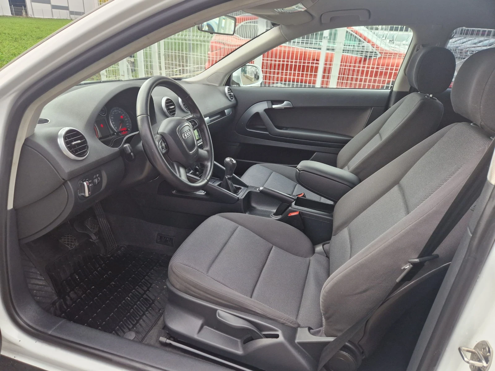 Audi A3 1.6 TDI 90 k.c - изображение 8